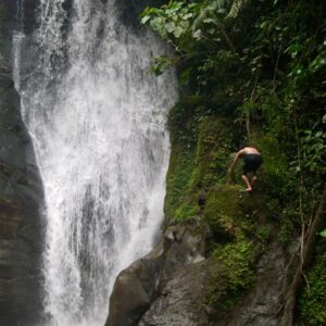 Combo 1: Waterfall, chocolate and medicine plants tour